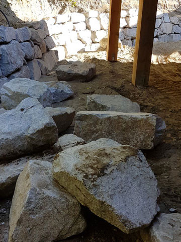 Natural Rock Boulder Retaining Wall Construction